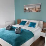 Seagdansk @ Waterlane Island Апартаменты